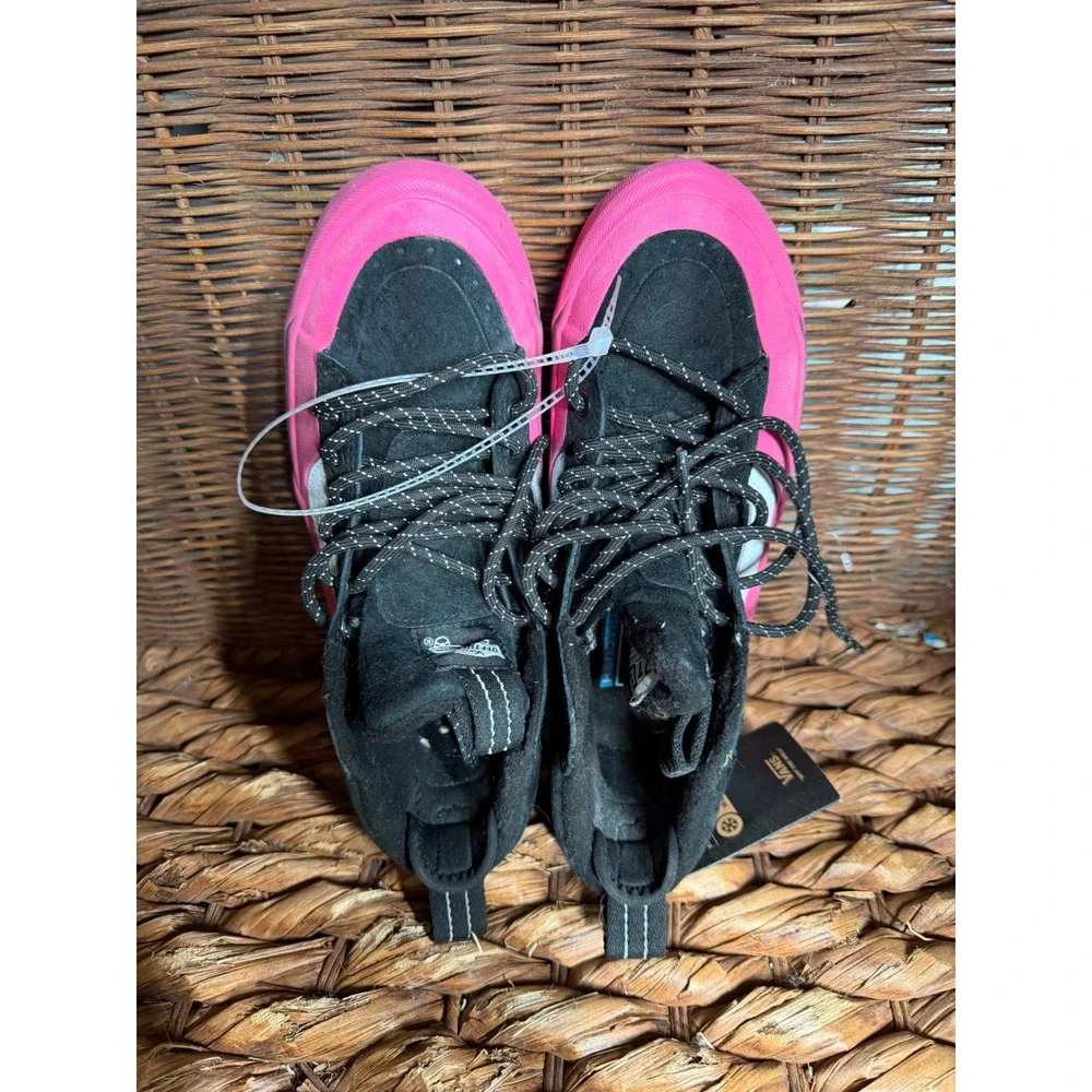 Vans‎ Sk8-Hi MTE-1 Kids Cold Weather Boots Black Pink Waterproof Suede Sneakers